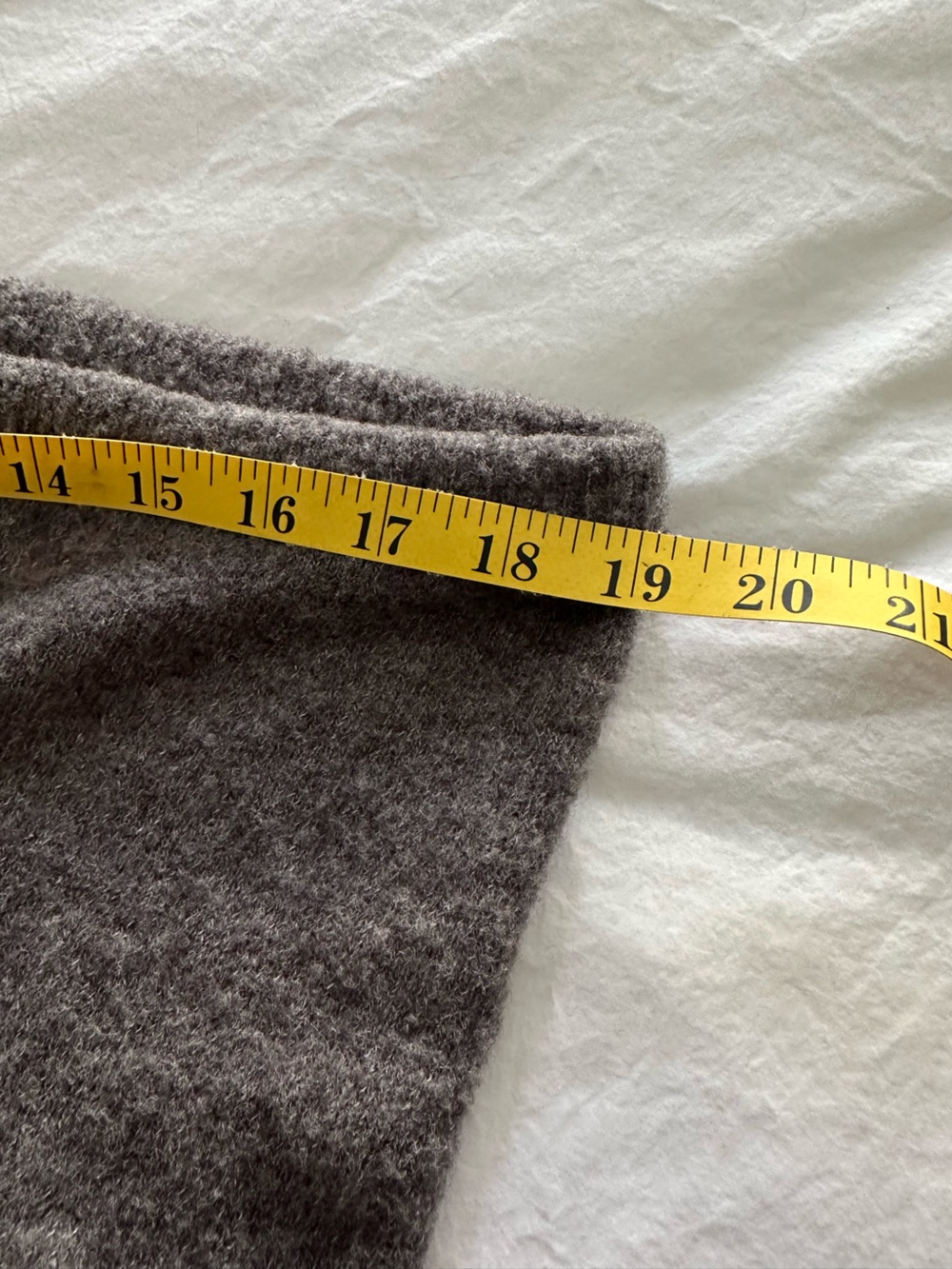 HUE Gray Knit Leggings, size M/L - Picture 8 of 10